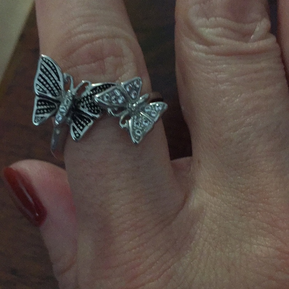 Butterfly ring